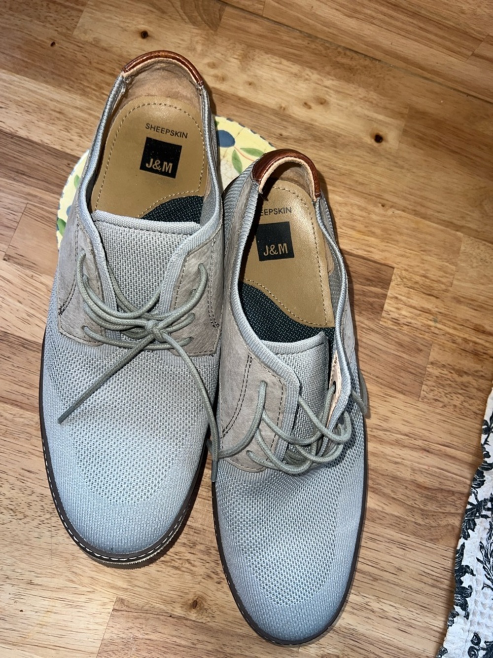 Men’s Light Gray Sheepskin-Lined Lace-Up Derbys
